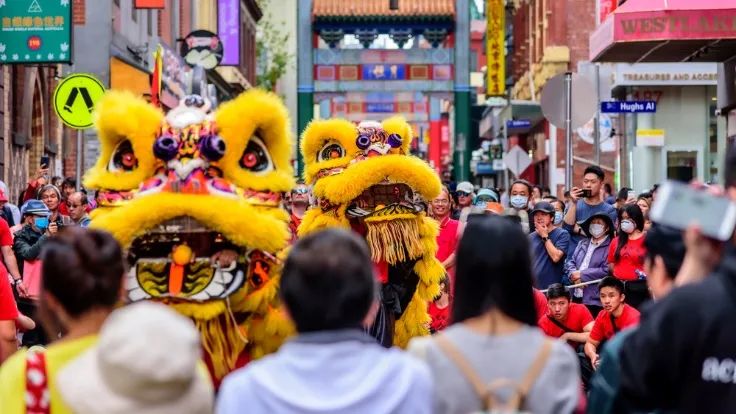 2020年2月来澳游玩的中国游客参与到墨尔本唐人街的新春活动